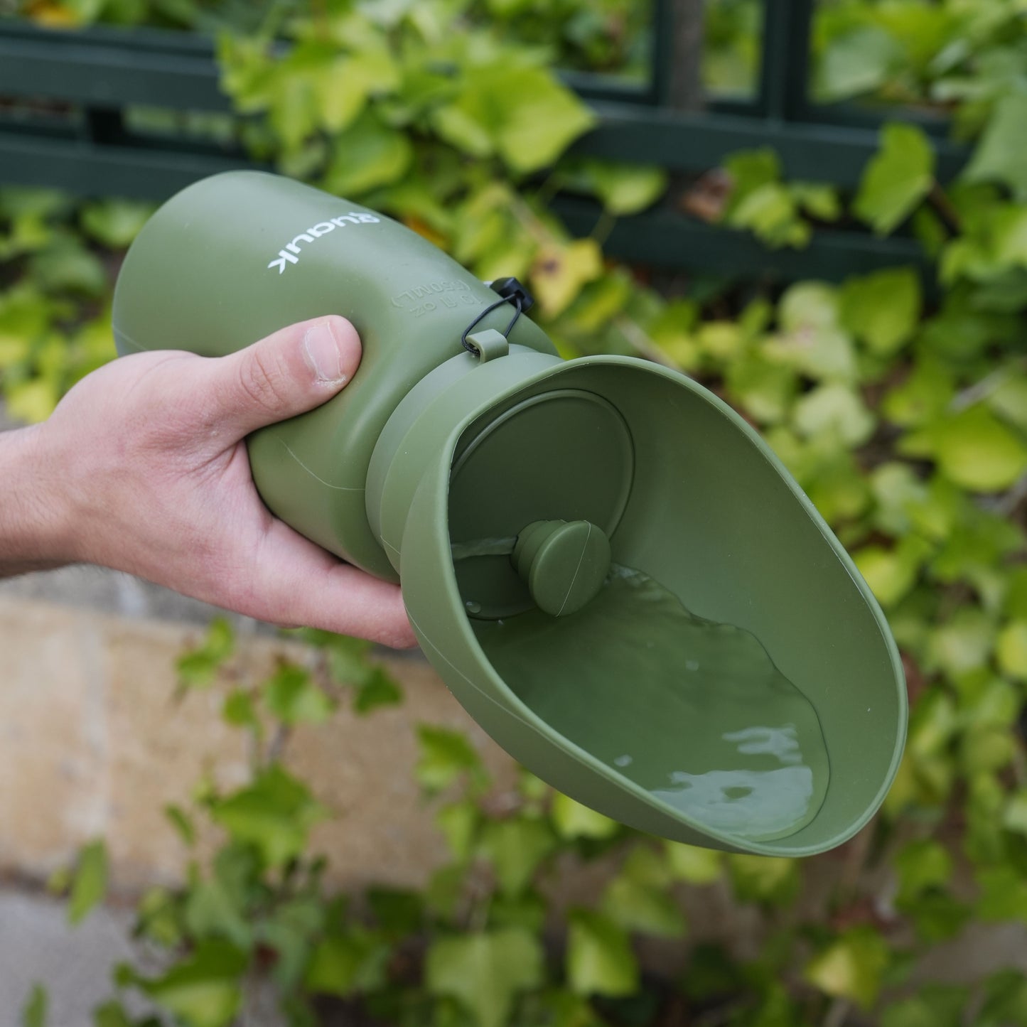 Bebedero Portátil y Plegable para Perros